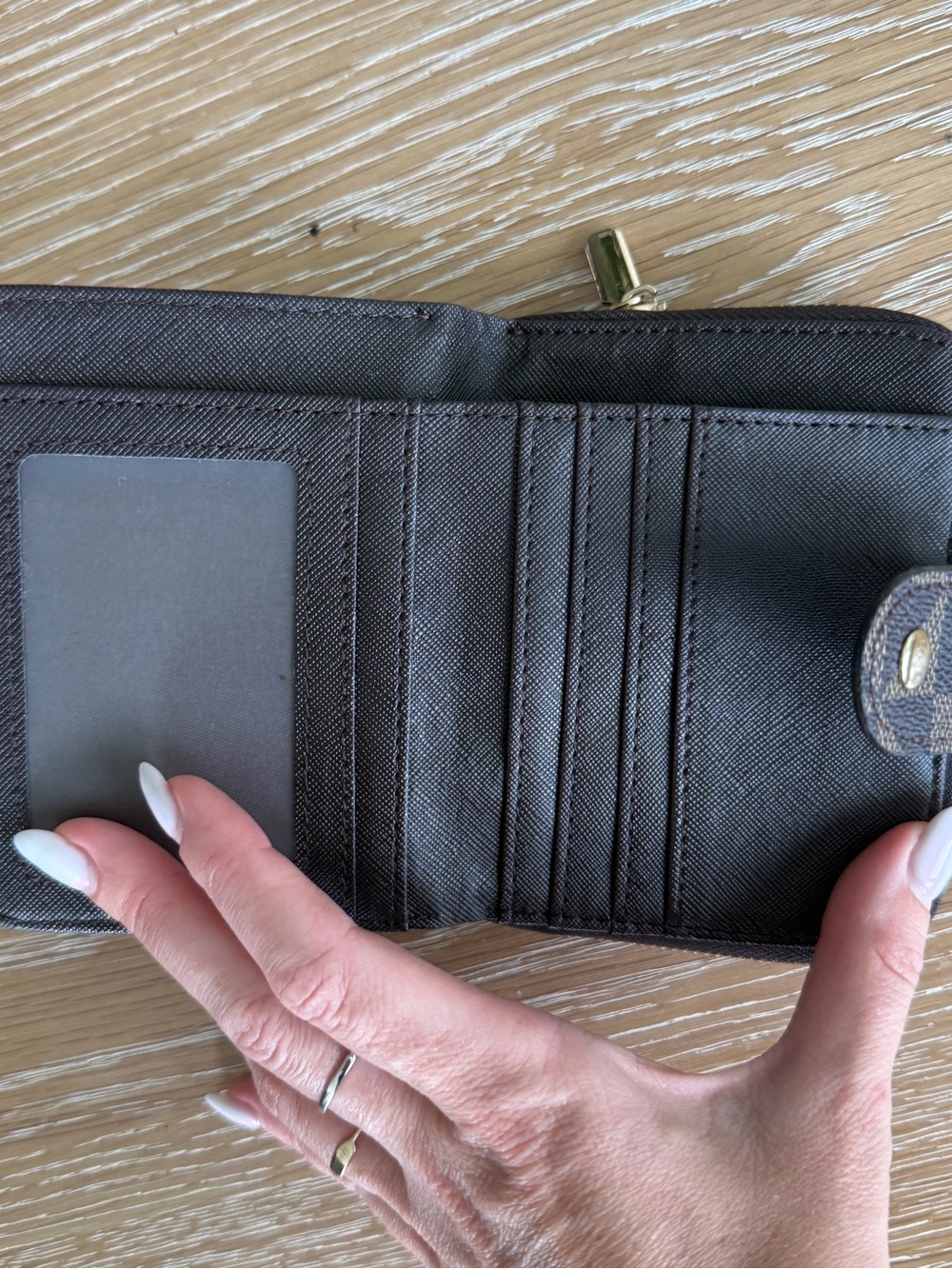 Geometric Pattern Brown Wallet - Picture 4 of 6